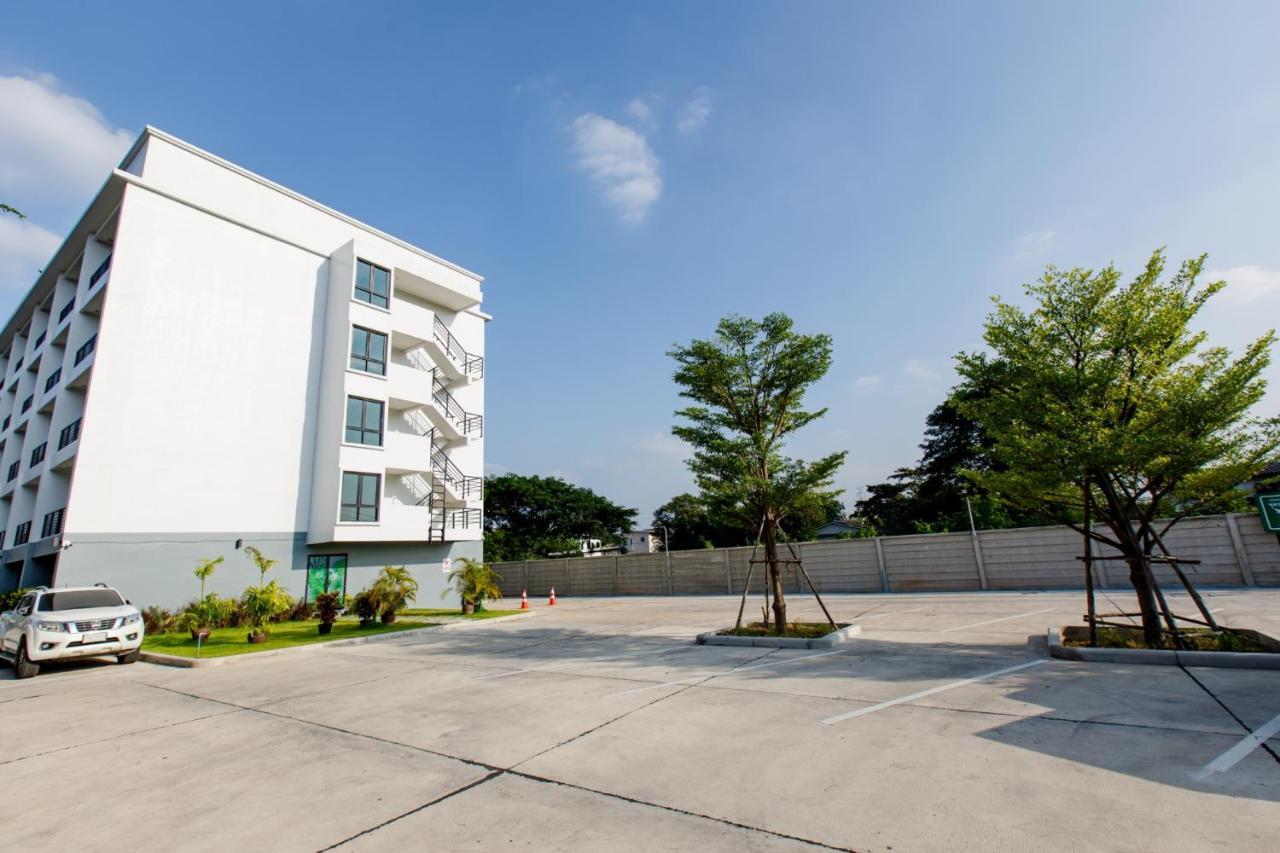 Le Lert Hotel Ratchaburi Eksteriør billede