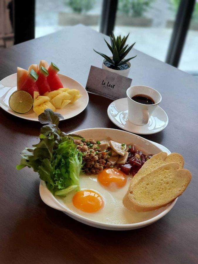 Le Lert Hotel Ratchaburi Eksteriør billede