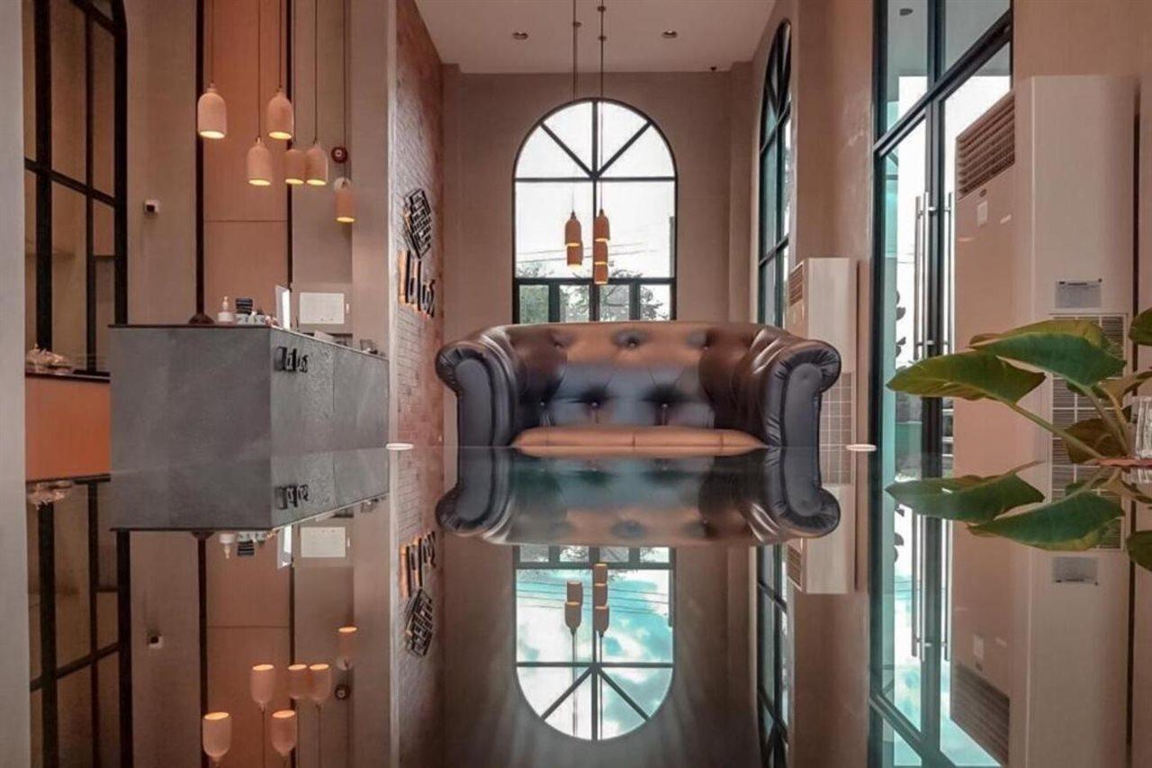 Le Lert Hotel Ratchaburi Eksteriør billede